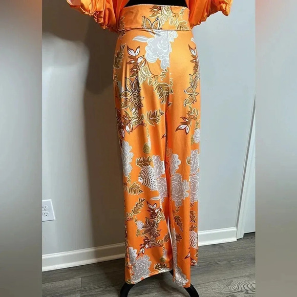 Floral Print Wide Leg Pants - Picture 10 of 12